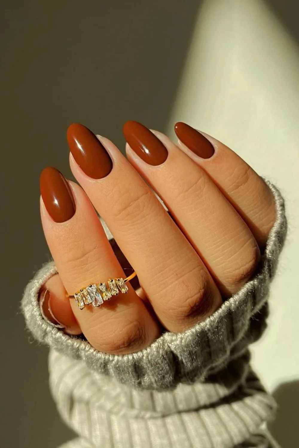 Solid chestnut brown nails