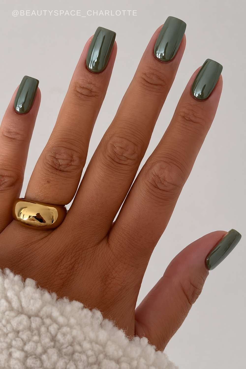 Square dark green chrome mani