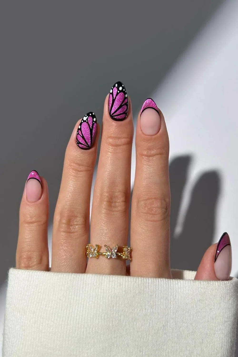 Velvet butterfly nails