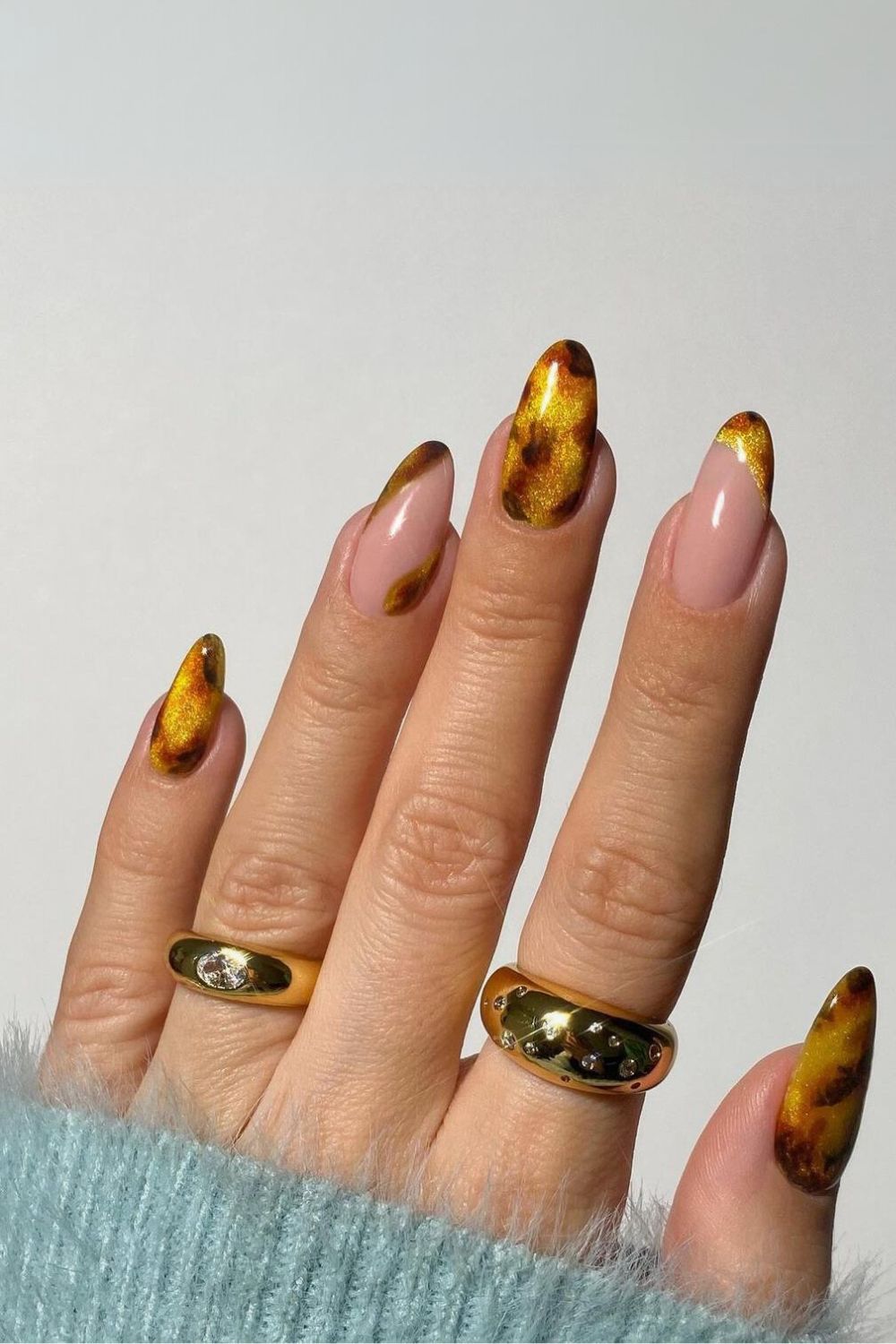 Velvet tortoise nails