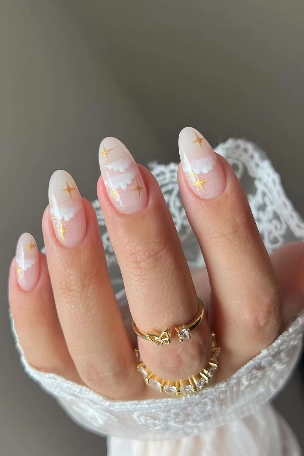 White cloud nails