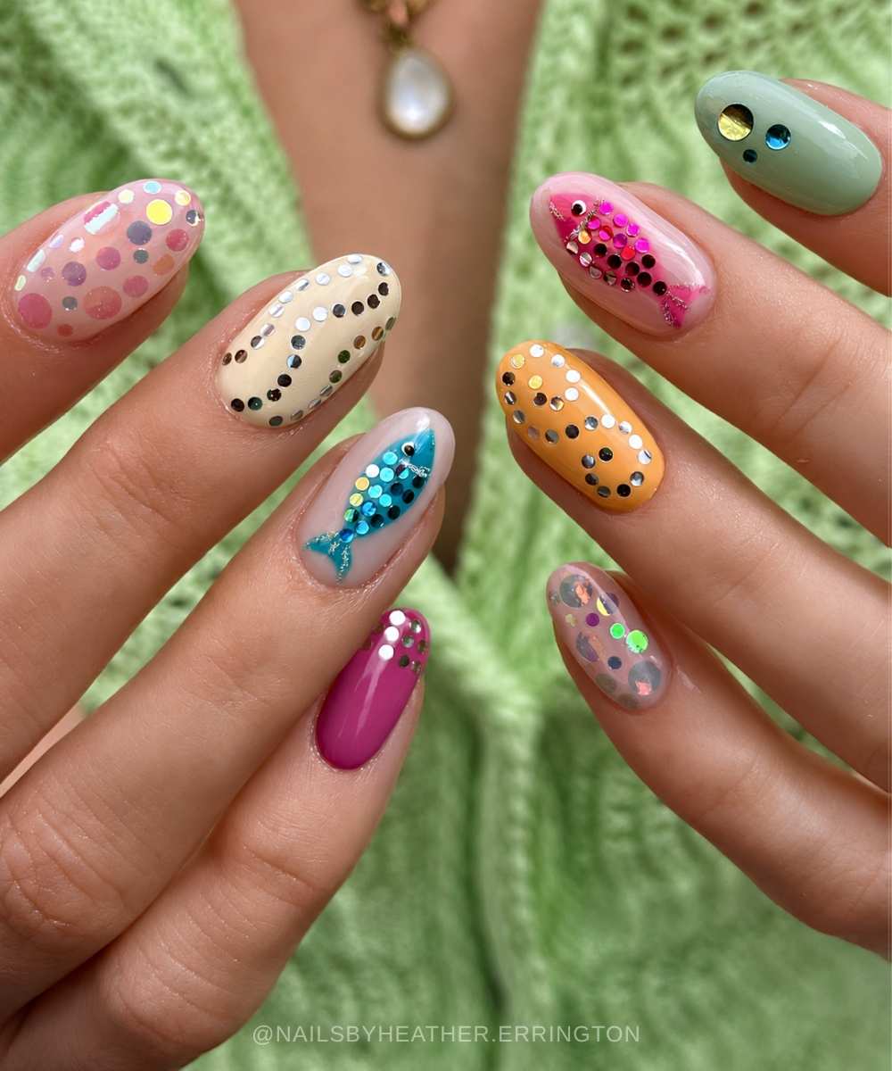 Colorful mani with confetti and fish art