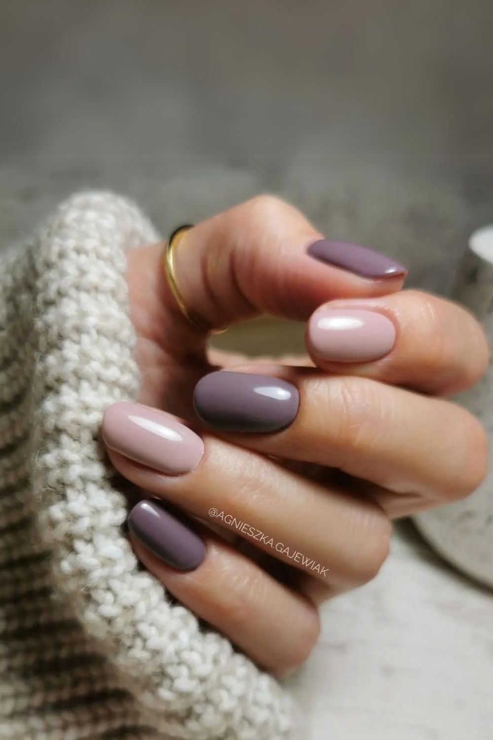 Dark and light mauve nails