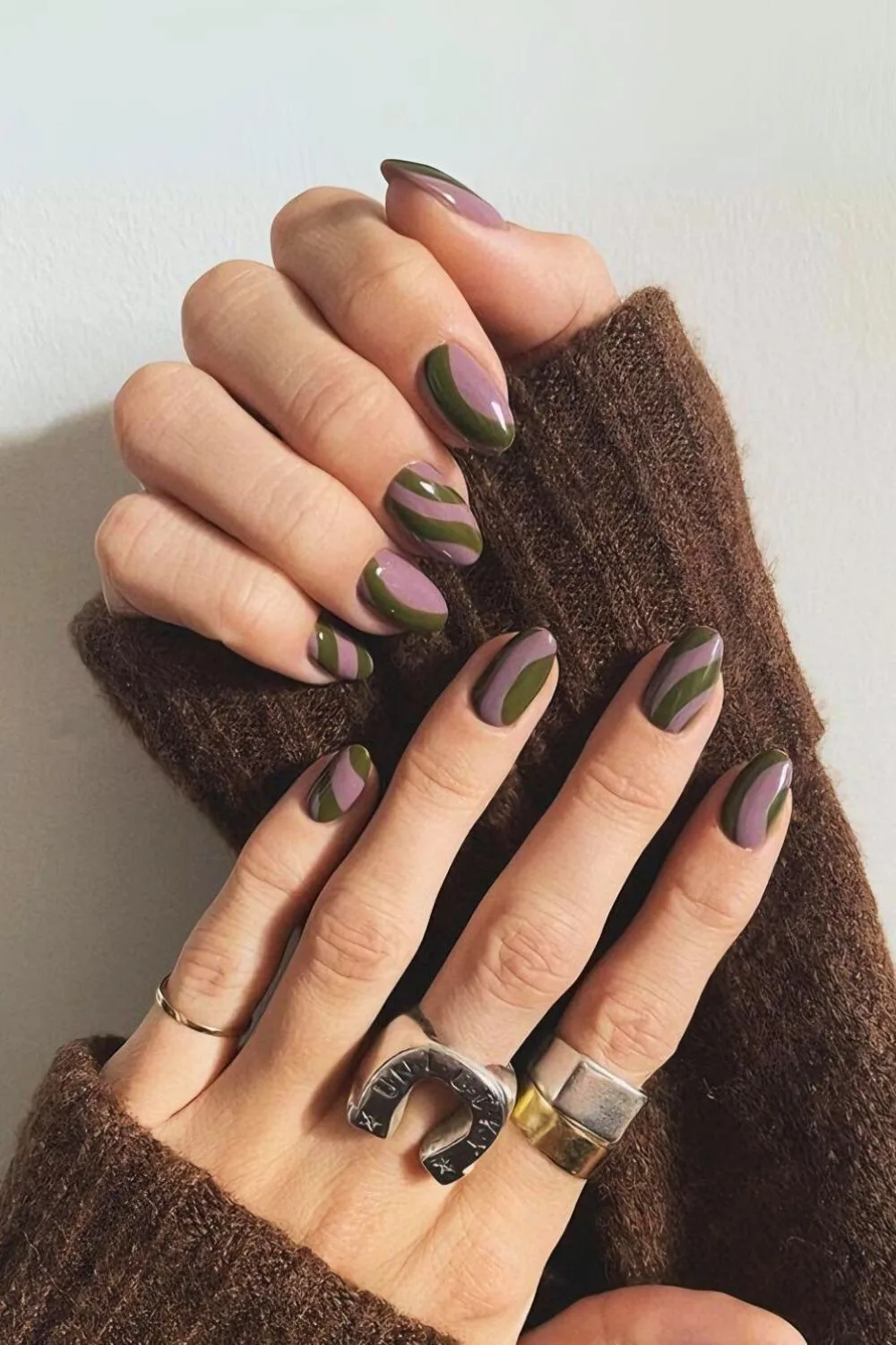 Dark green and mauve fall nails