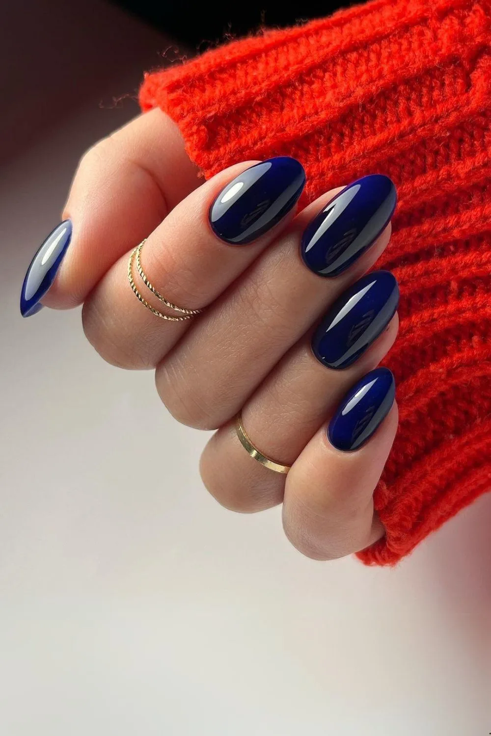 Elegant dark blue nails