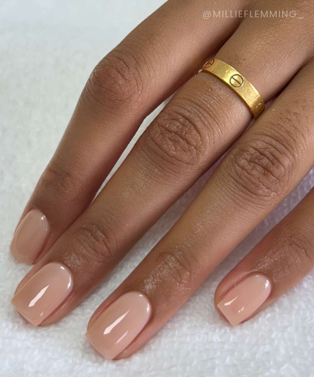Elegant short nude manicure