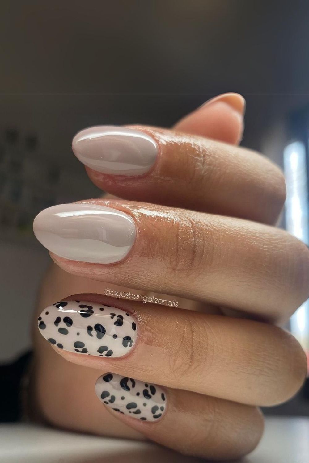 Light gray leopard print nails