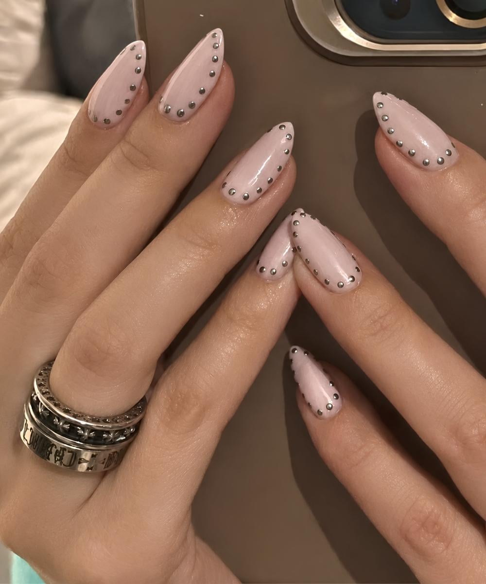 Neutral mani with dotted silver halo