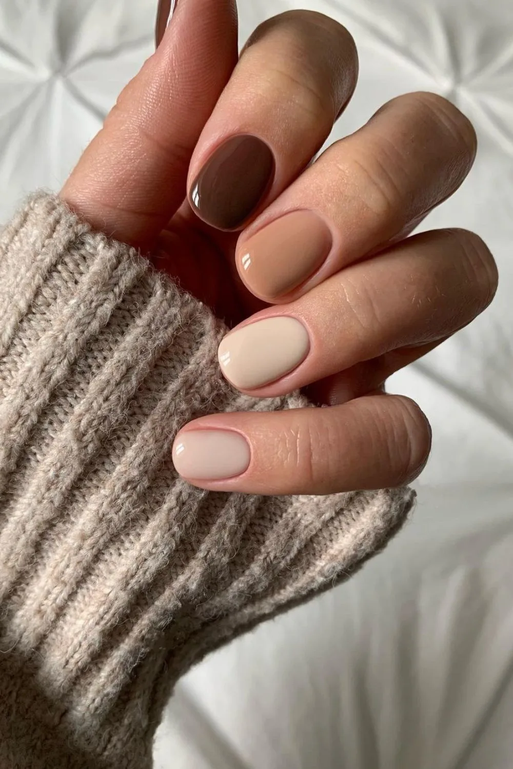 Neutral skittle nails for fall