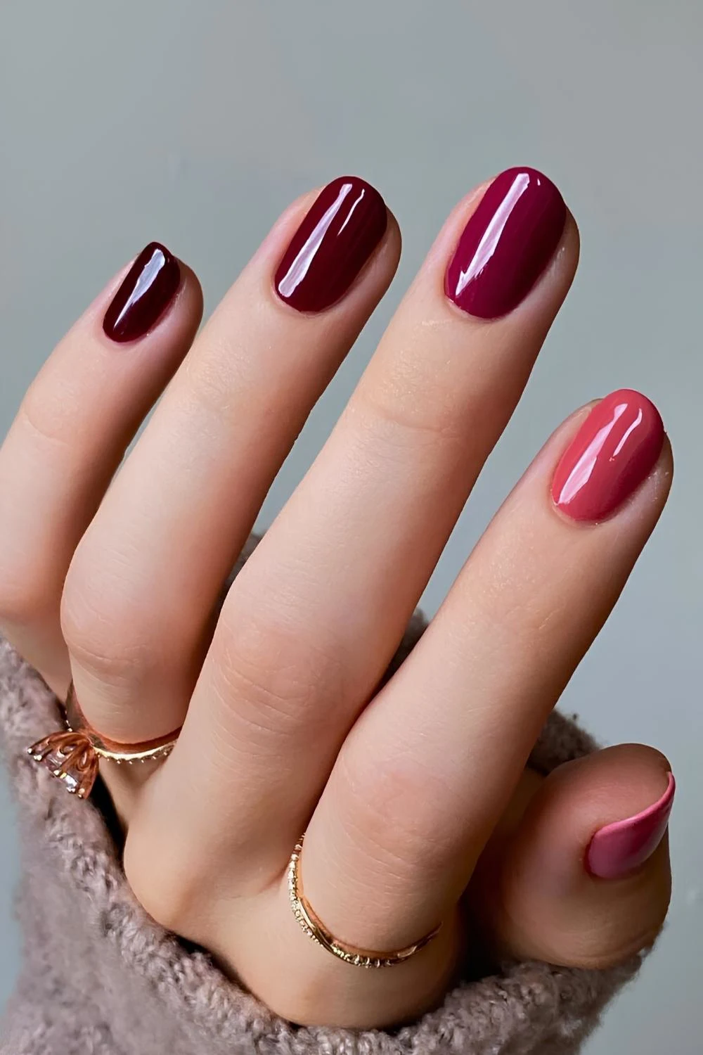 Rosy skittle manicure