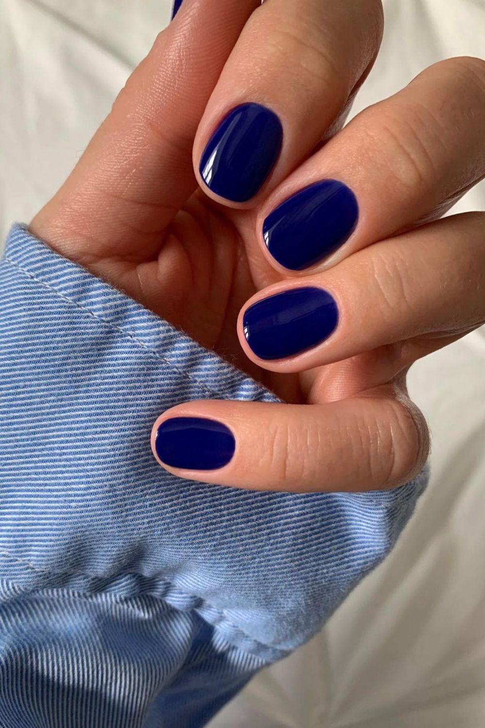 Short cobalt blue nails