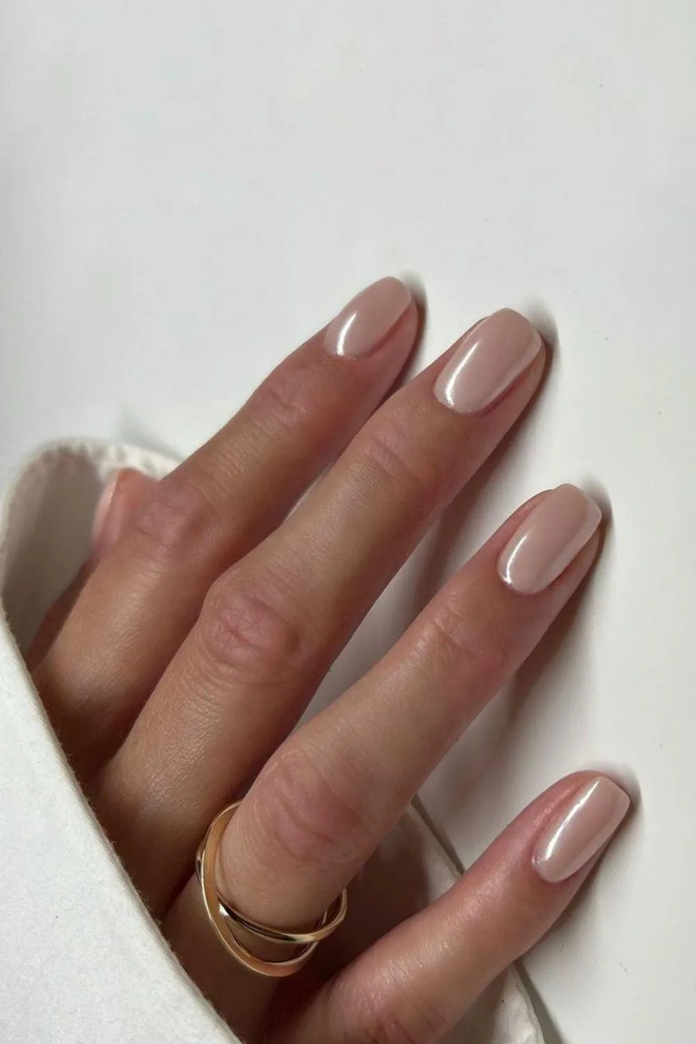 Short neutral chrome nails