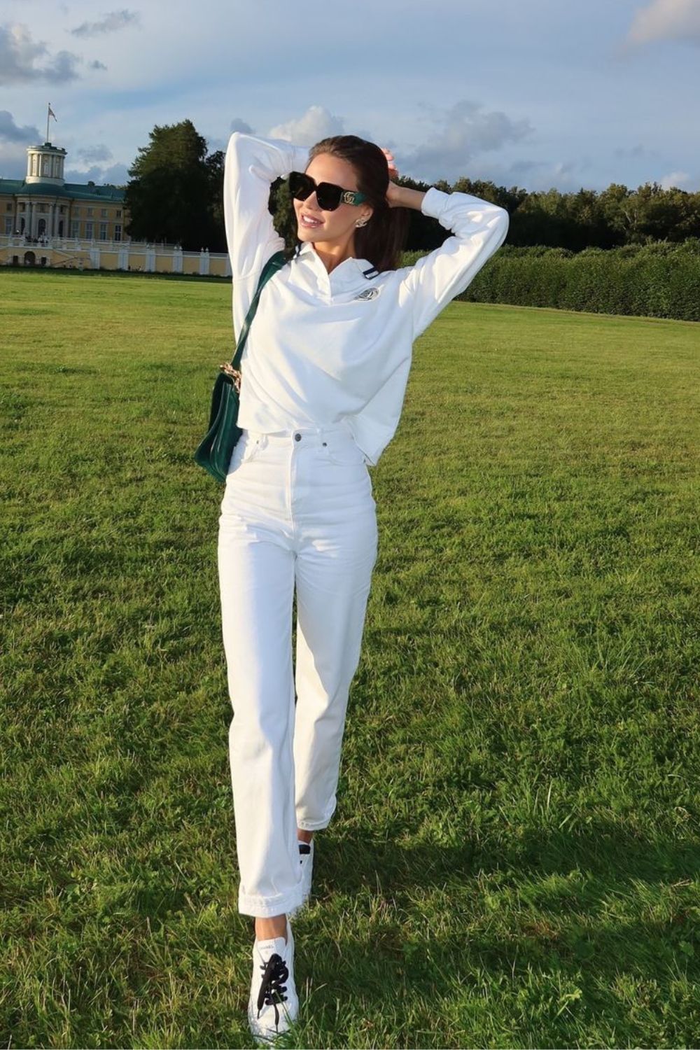 White Polo Shirt& High-Waisted Jeans