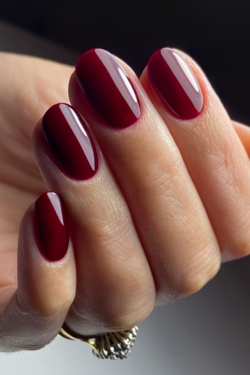 burgundy nails