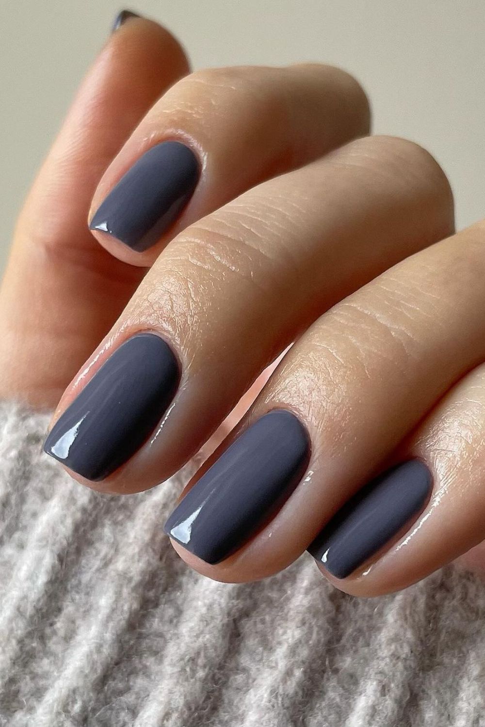 grey nails