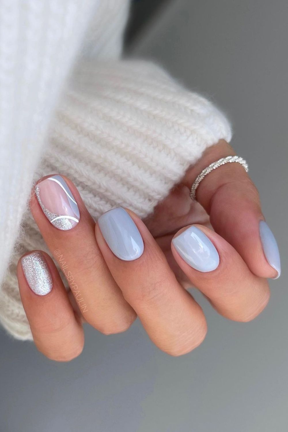 grey to blue gradient nails