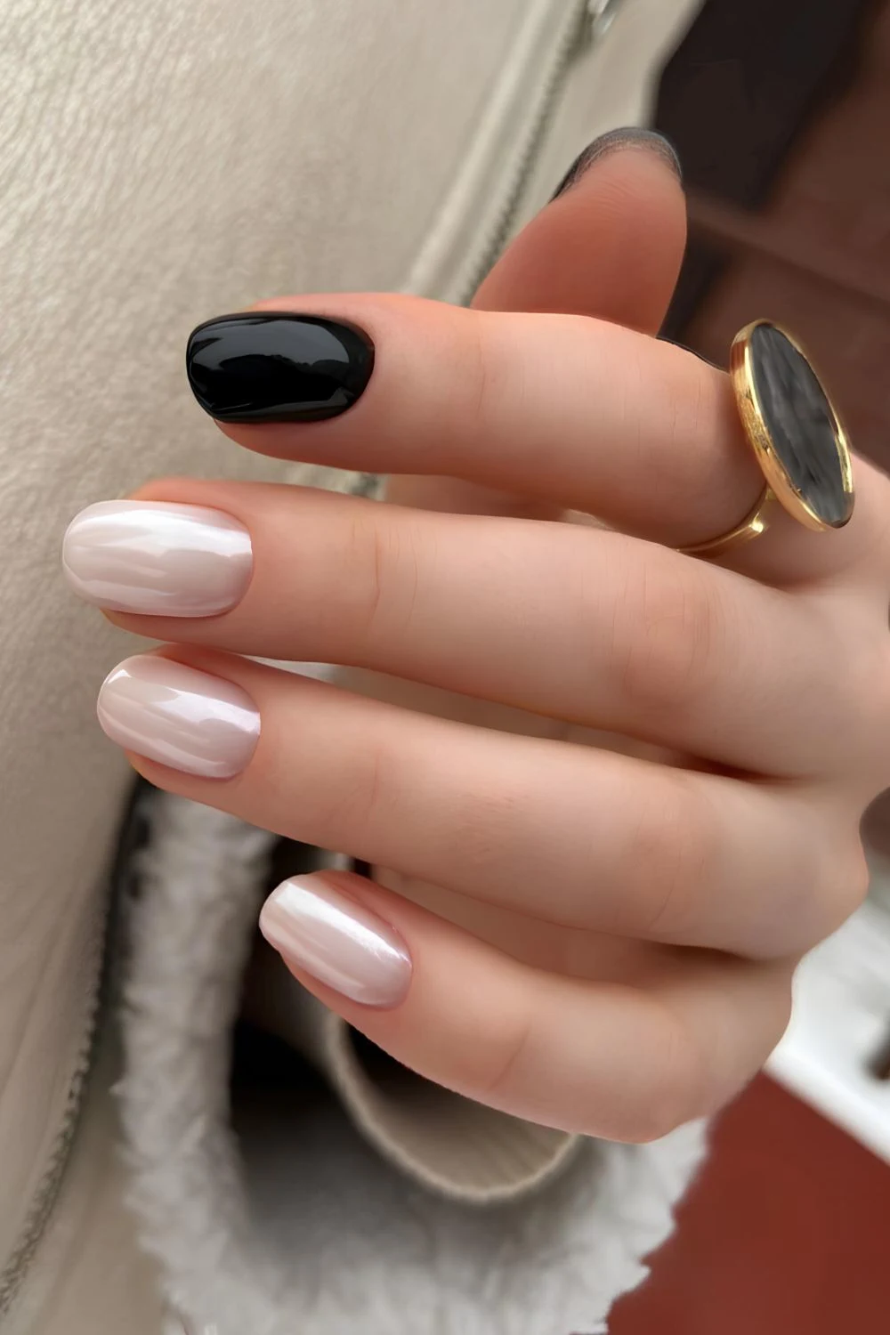 Black and white chrome mani