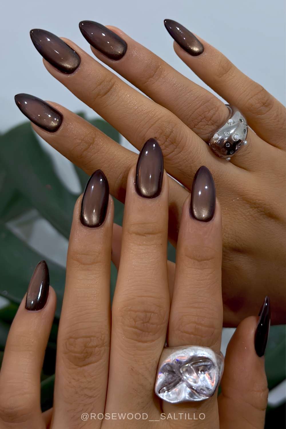 Brown almond cat eye mani