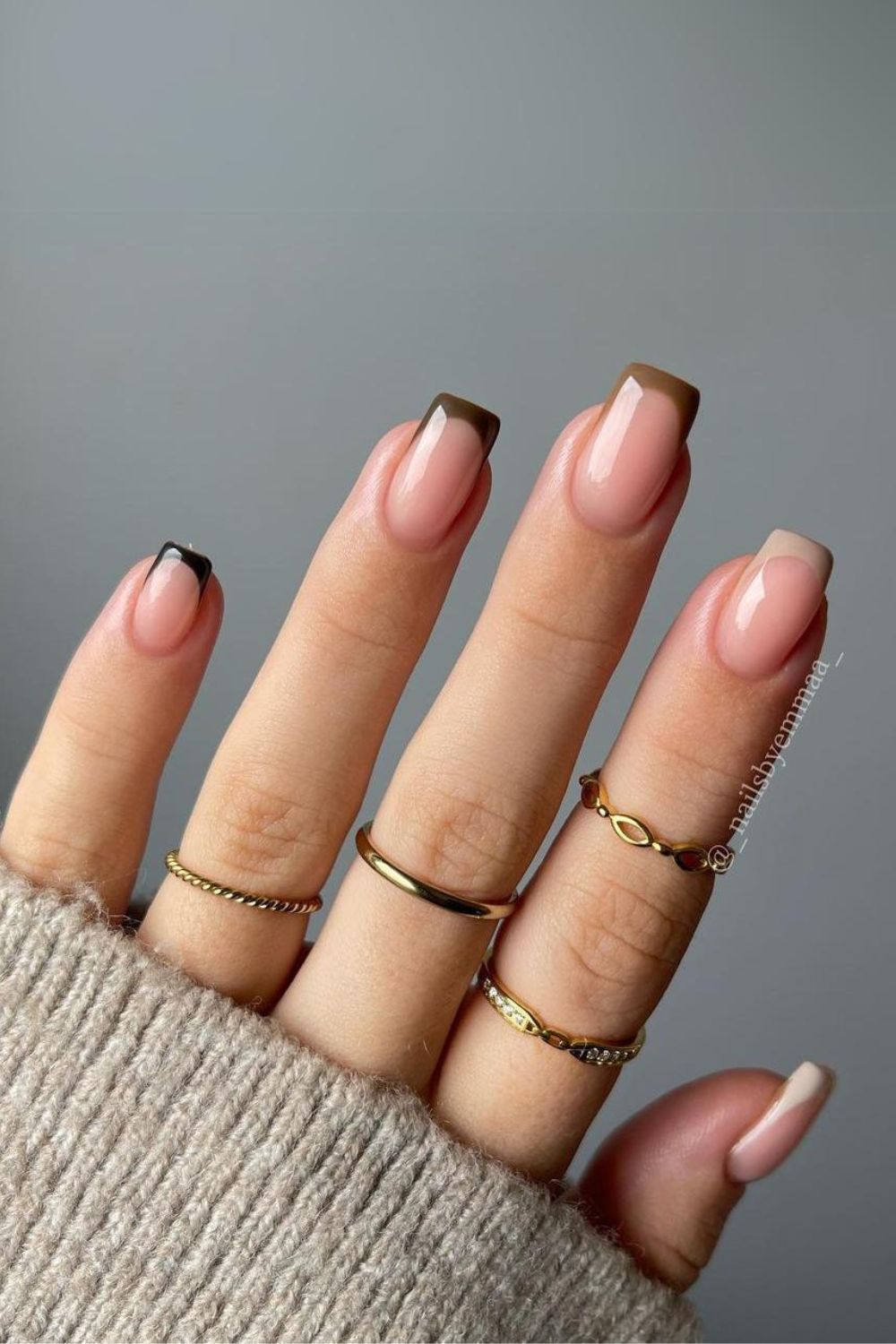 Brown gradient french tip manicure