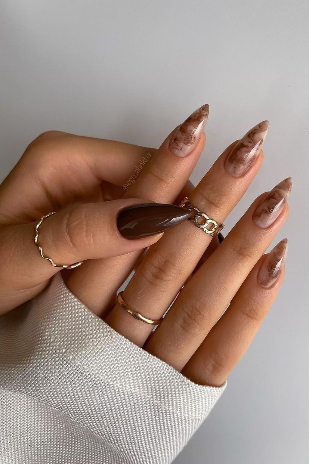 Coffee marble nails