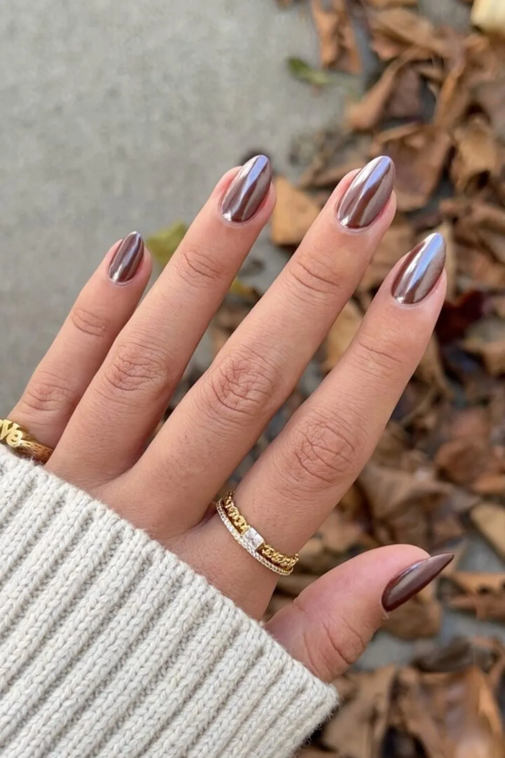 Glazed chocolate manicure