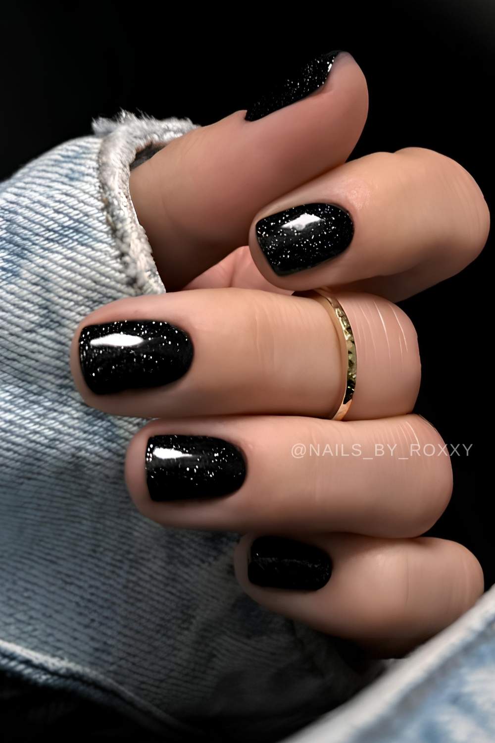 Glittery black fall nails
