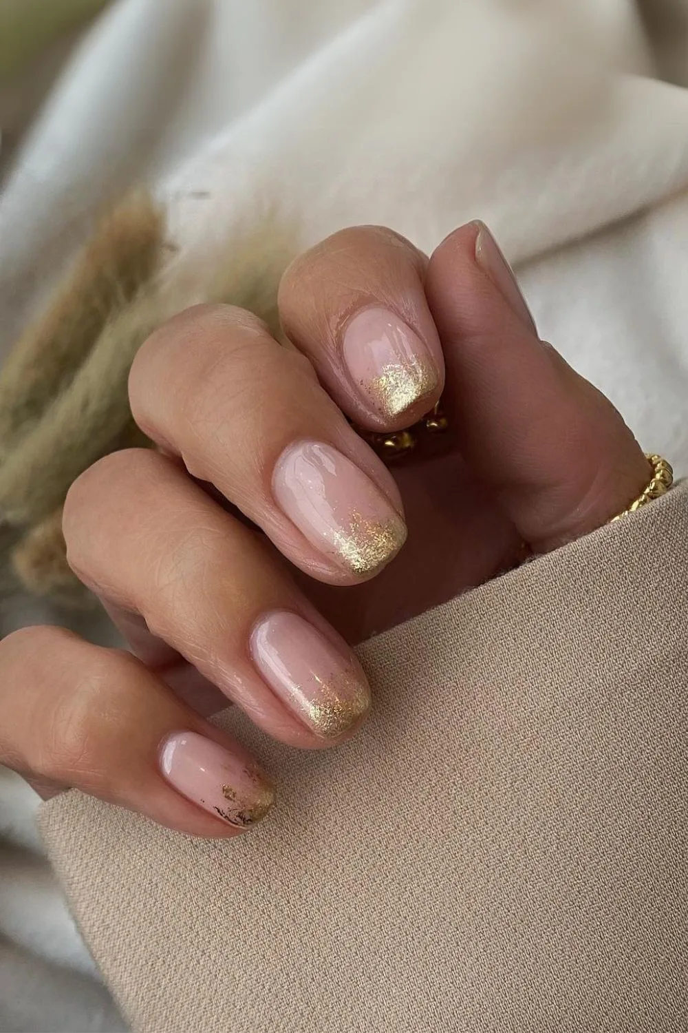 Gold ombre nail design