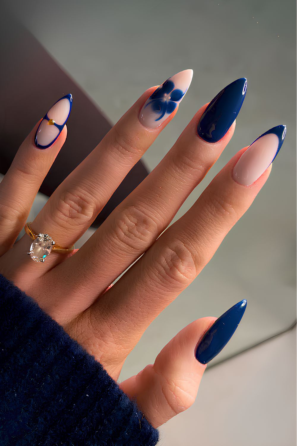 Navy mix and match mani with blooming flowers