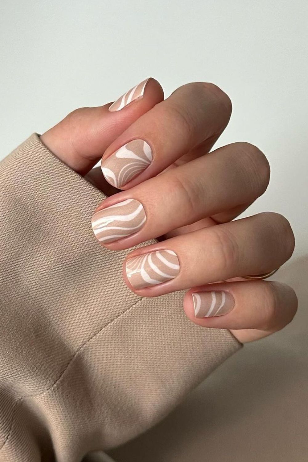 Neutral water marble nails