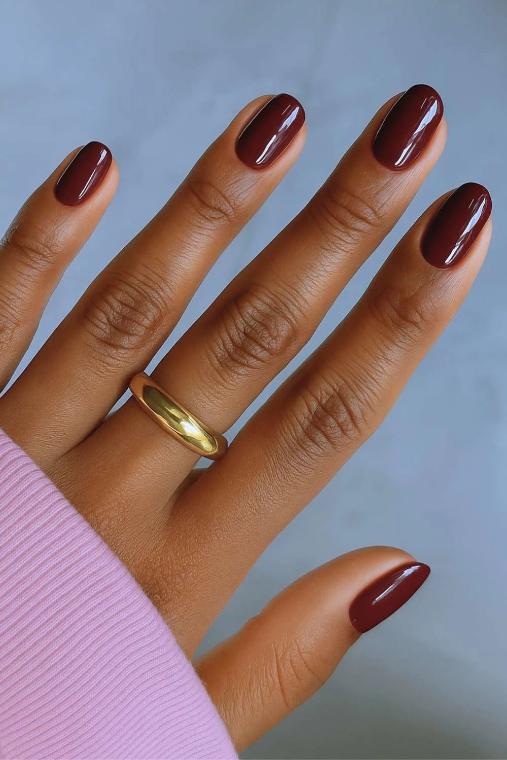 Oval burgundy manicure