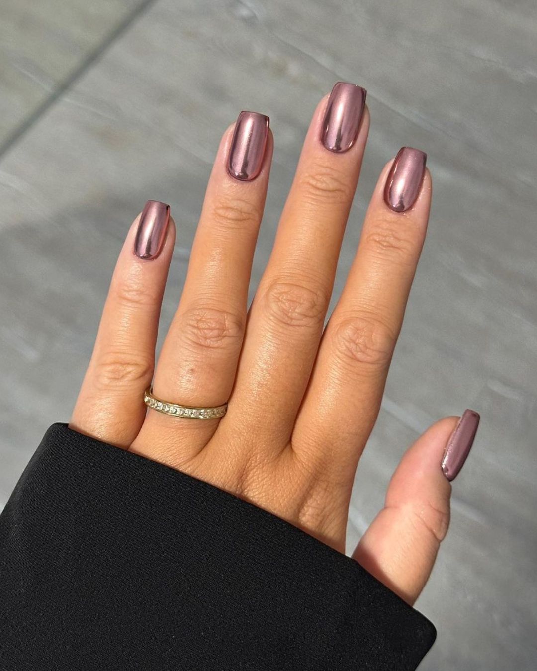 Rose gold chrome mani