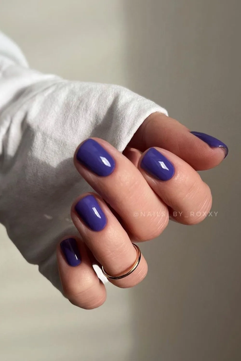 Solid nails in grape jelly color