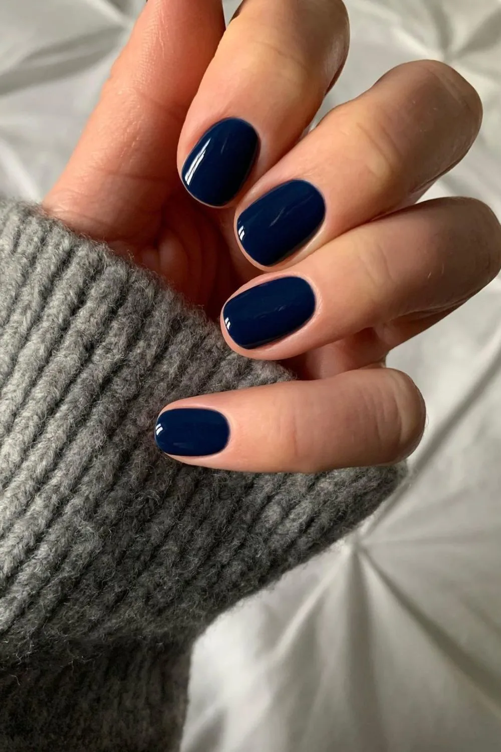 Solid navy blue nails