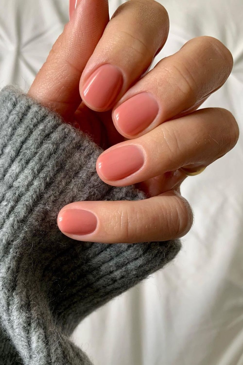 Solid salmon pink nails