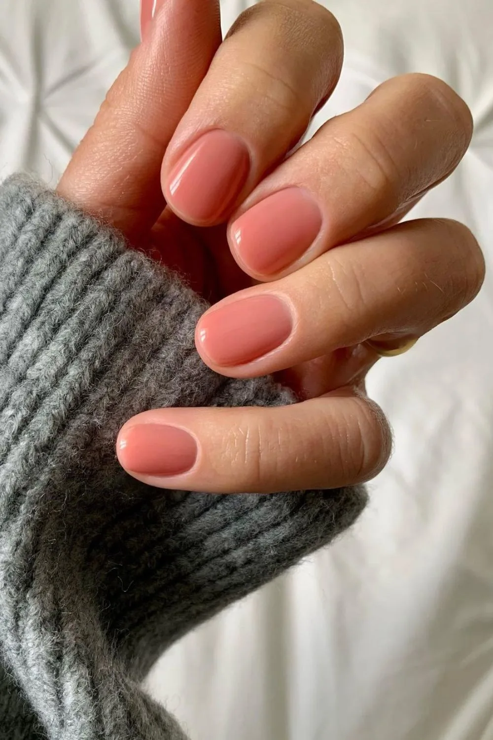 Solid salmon pink nails