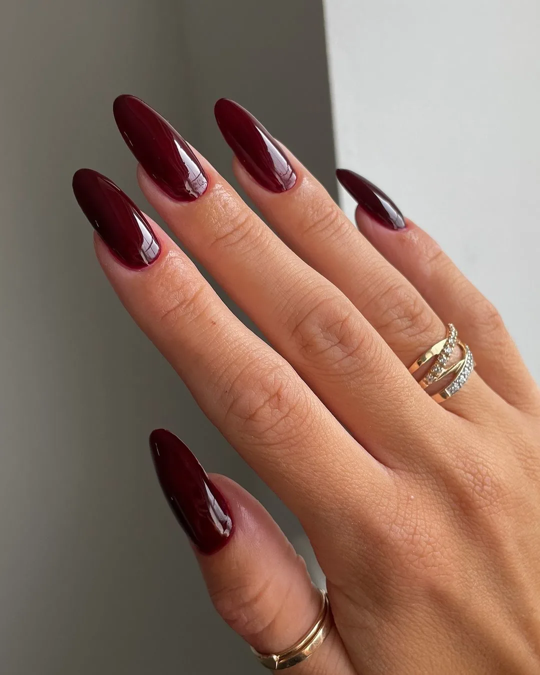 burgundy nails in almond shape