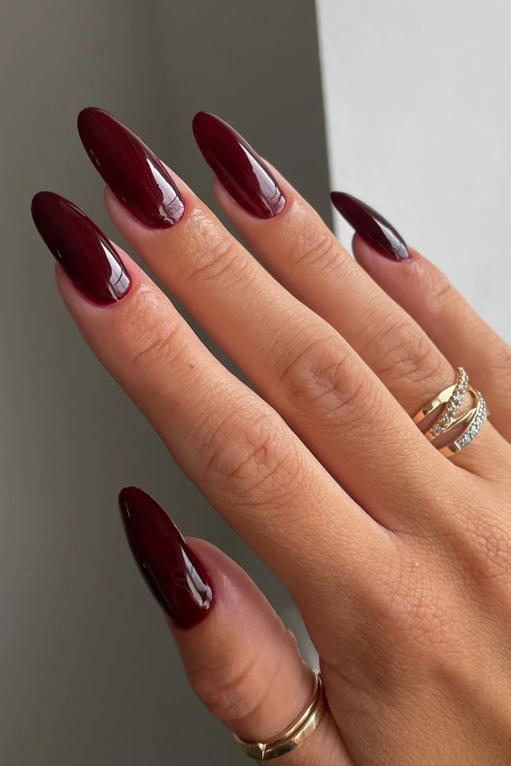 burgundy nails