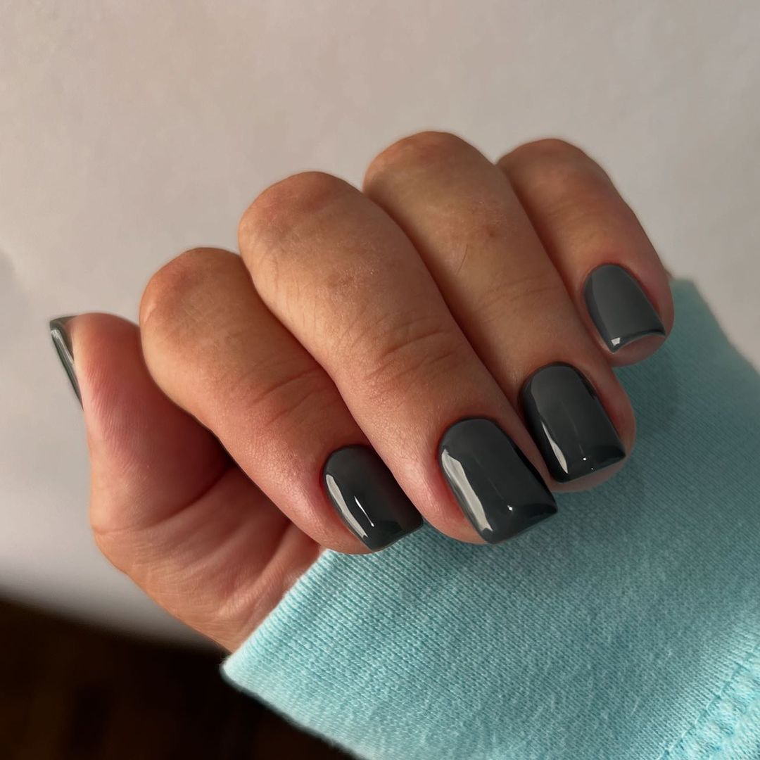 dark gray short nails