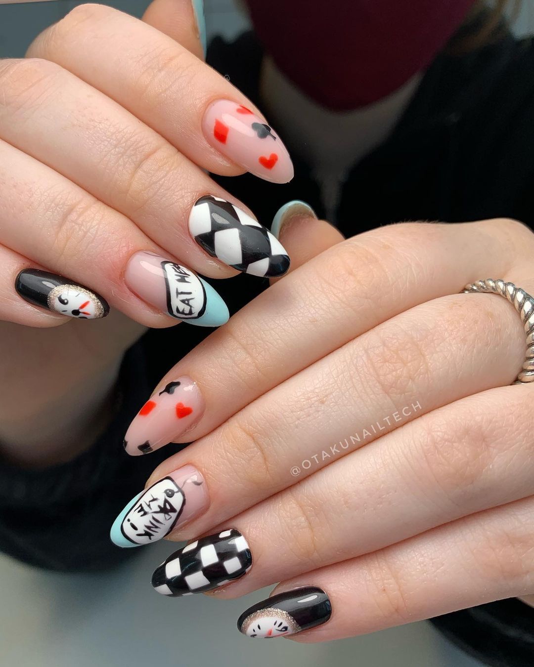 Alice in Wonderland-inspired nails