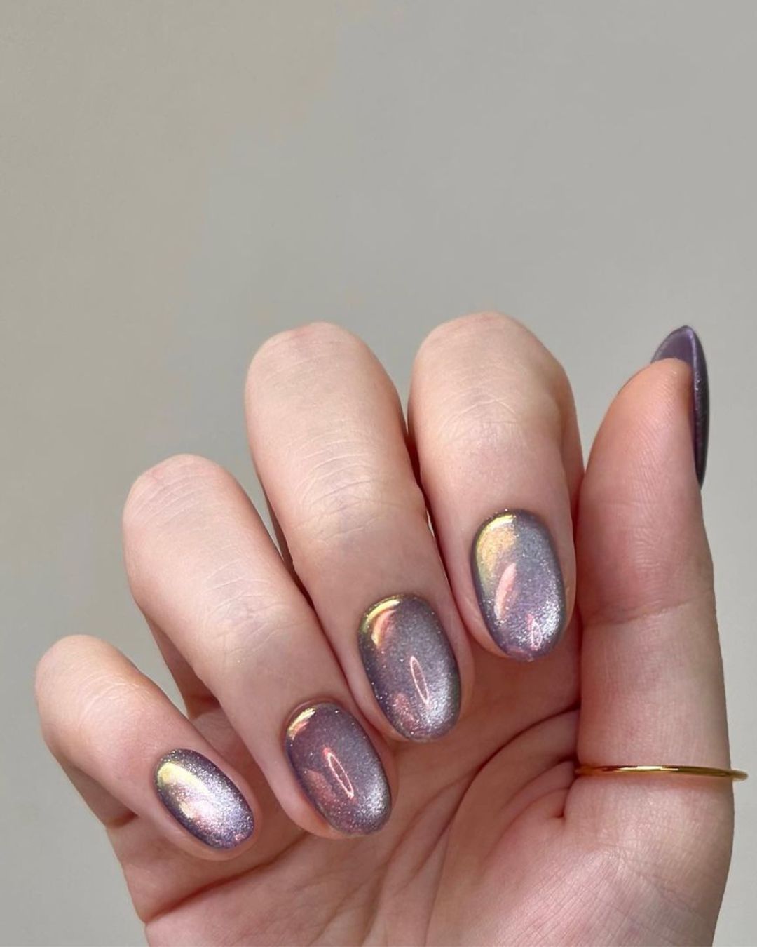 Aurora nails with cat eye effect