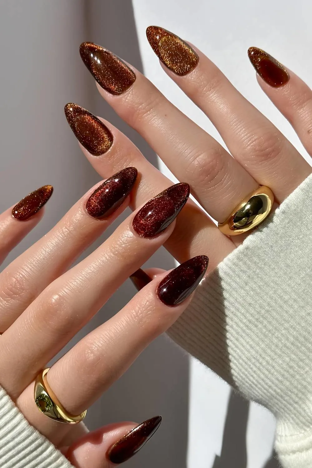 Brown and gold velvet manicure