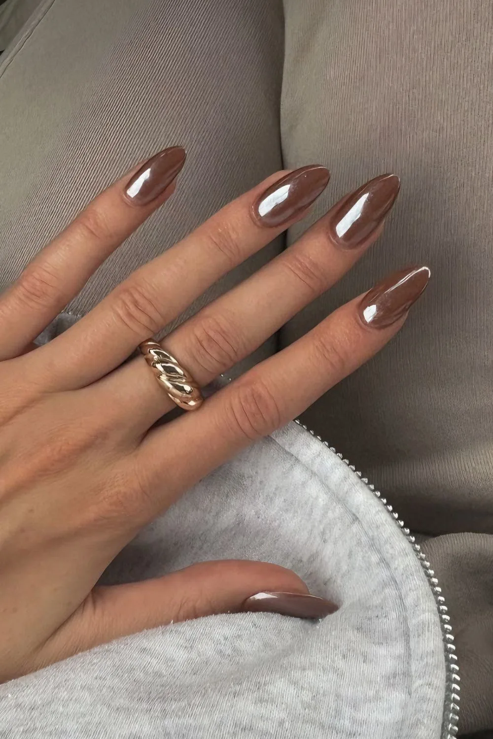 Chocolate brown chrome-effect nails