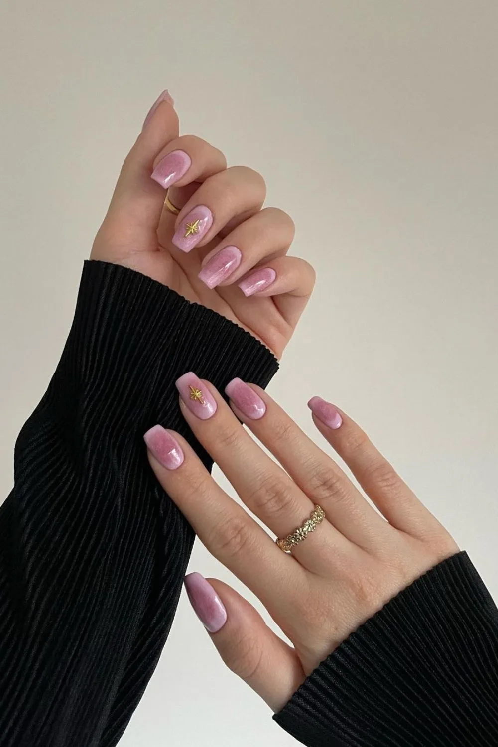 Dusty pink aura nails