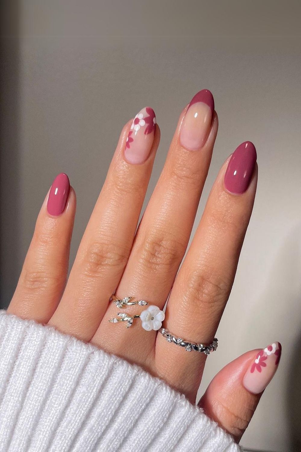 Floral mauve nails