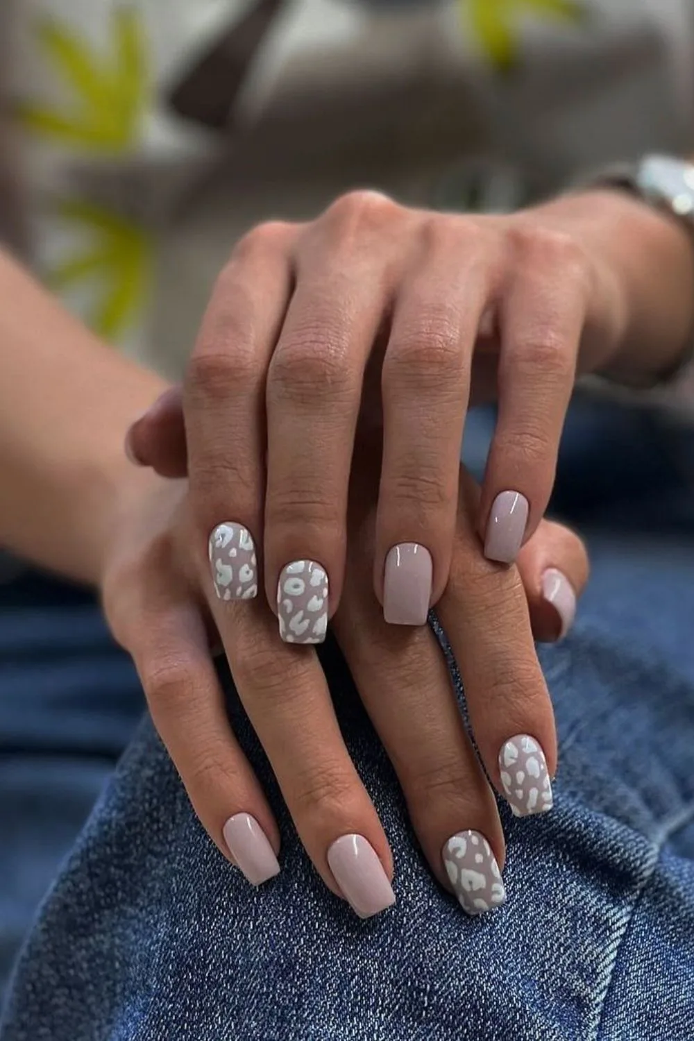 Mauve leopard print nails