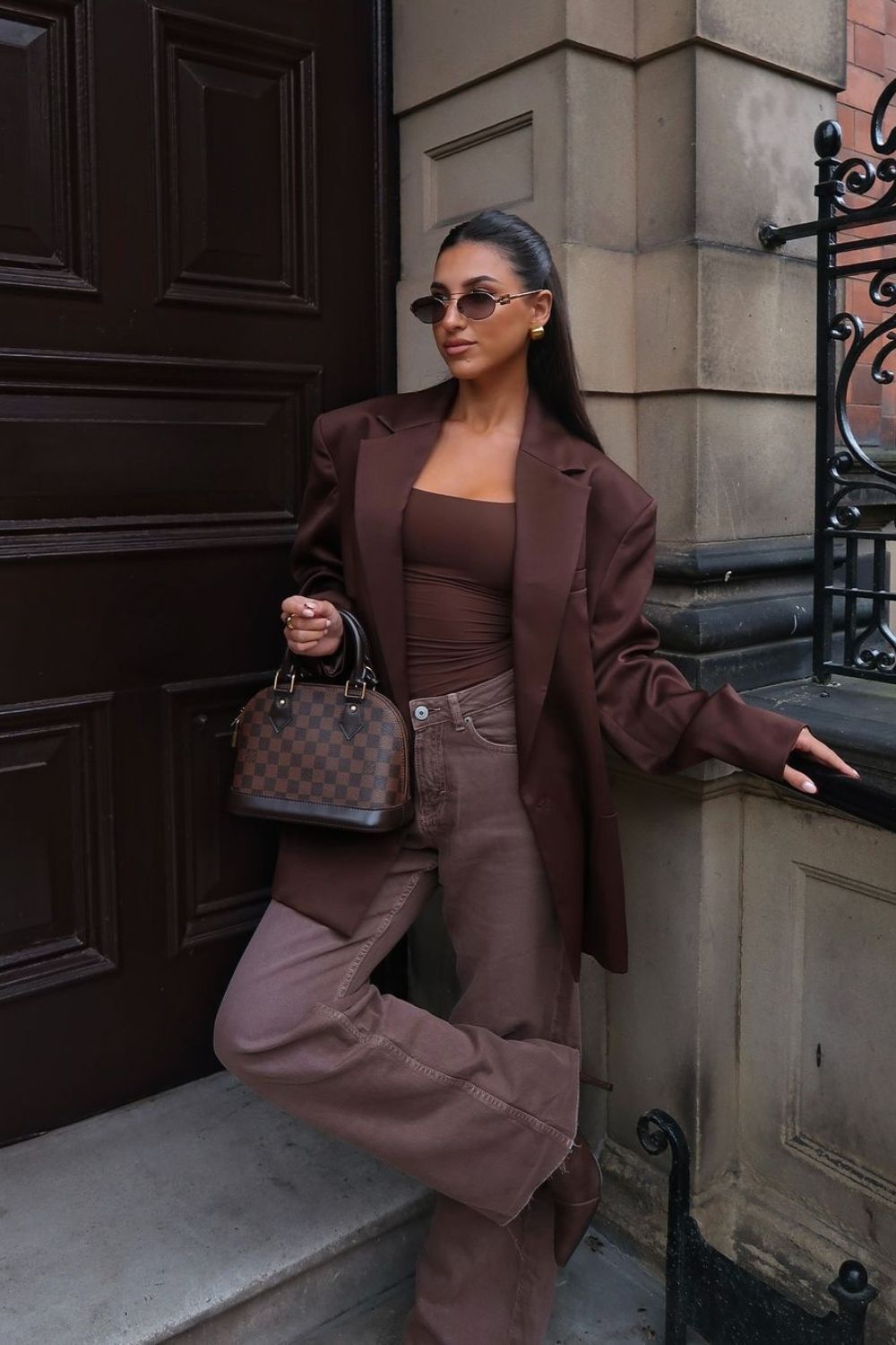 Monochrome Brown Blazer & Wide-Leg Jeans