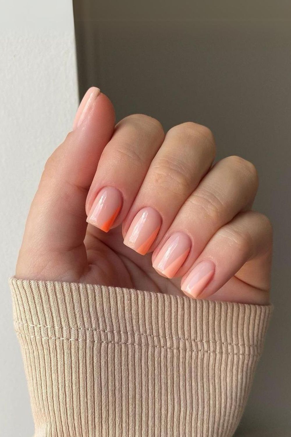 Peach gradient side tip nails