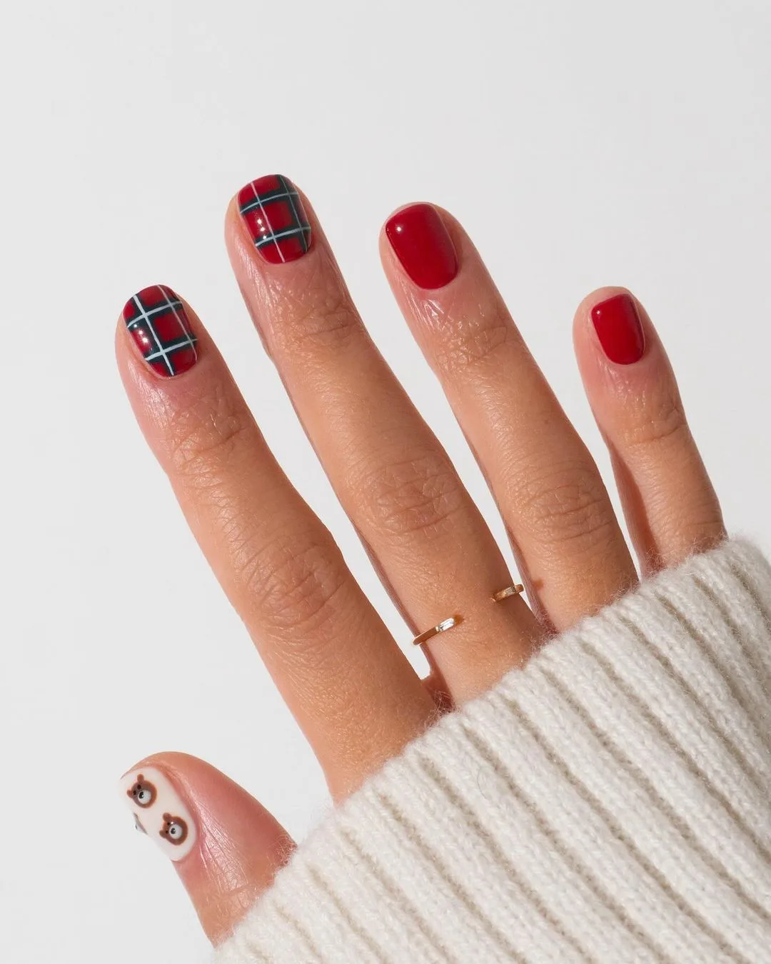 Red plaid short Christmas nails with bear accent