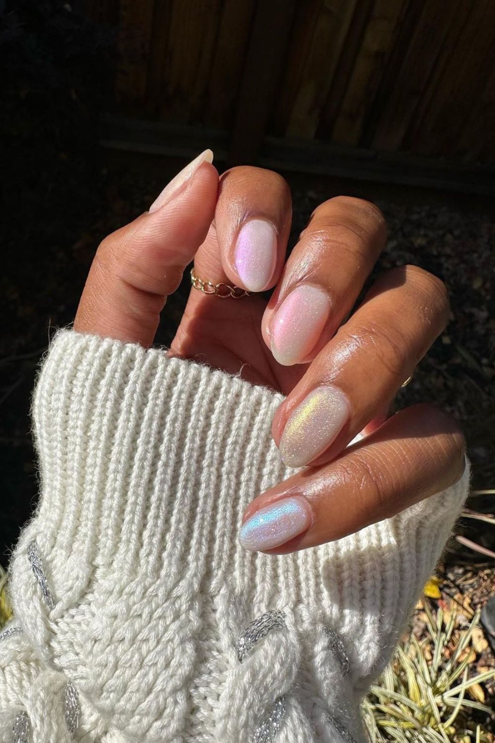 Shimmery monther-of-pearl effect nails