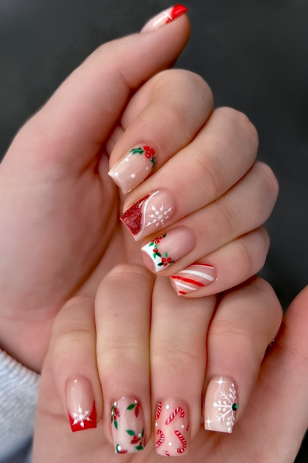 Short Christmas themed mix and match mani